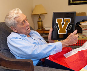 Commander Robert “Bob” Lee Brown Sr., BE’50